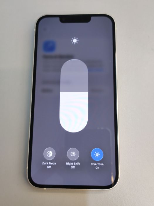 Apple iPhone 14 — photo 9 of 11