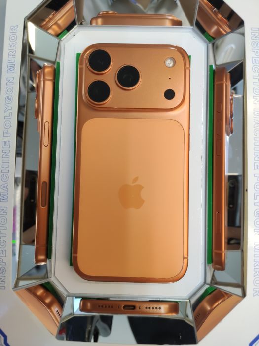 Apple iPhone 17 Pro — photo 2 of 10