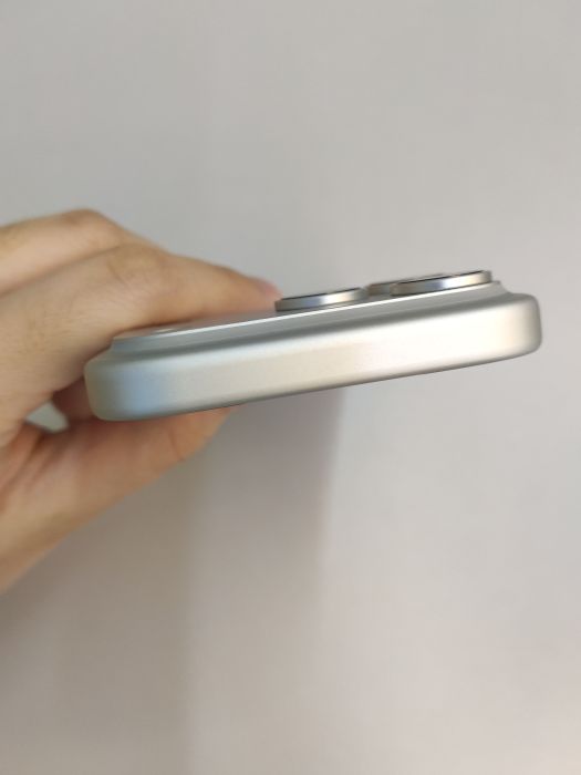 Apple iPhone 17 Pro — photo 6 of 8