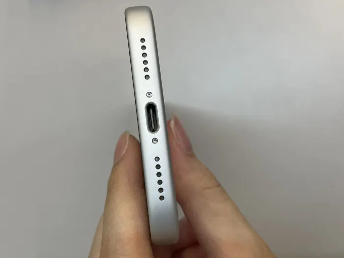 Apple iPhone 17 Pro Max — photo 8 of 10