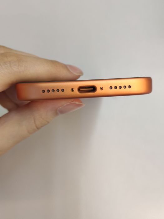 Apple iPhone 17 Pro — photo 5 of 9