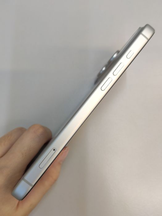 Apple iPhone 17 Pro Max — photo 3 of 10