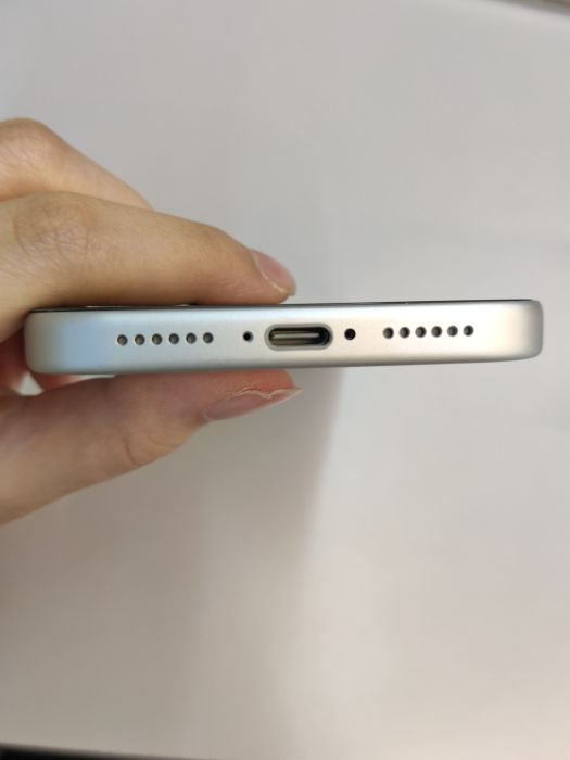 Apple iPhone 17 Pro Max — photo 5 of 10