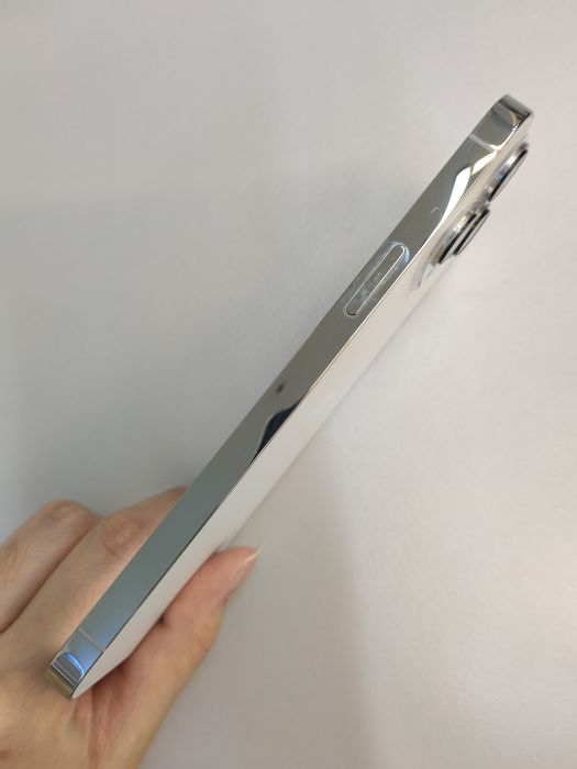 Apple iPhone 13 Pro Max — photo 4 of 8