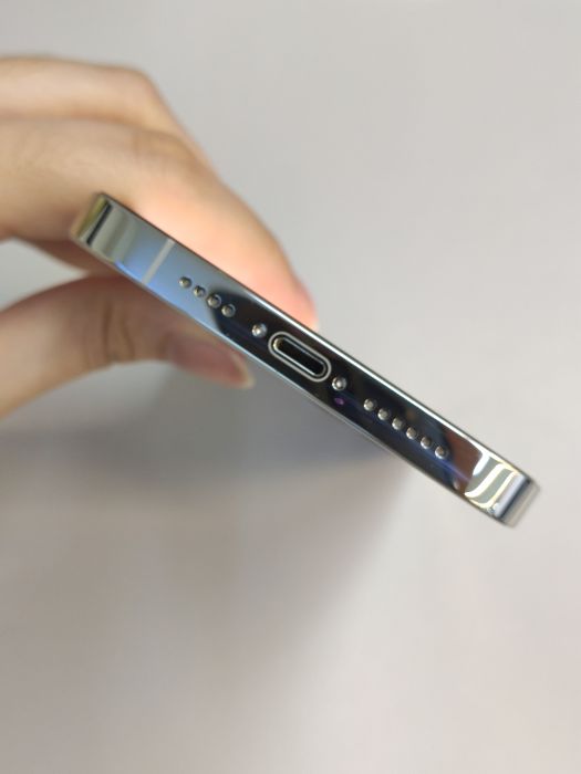 Apple iPhone 13 Pro Max — photo 5 of 8
