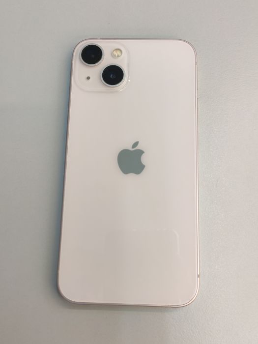 Apple iPhone 13 — photo 2 of 8
