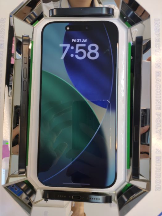 Apple iPhone 16 Pro Max — photo 3 of 10