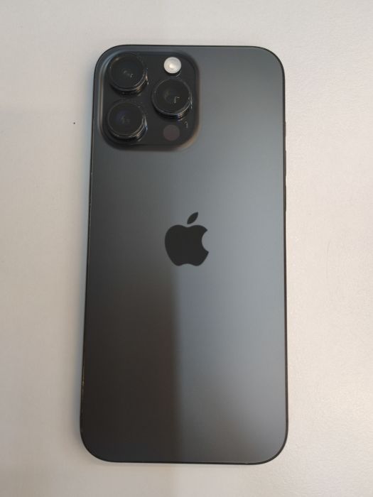 Apple iPhone 16 Pro Max — photo 4 of 10