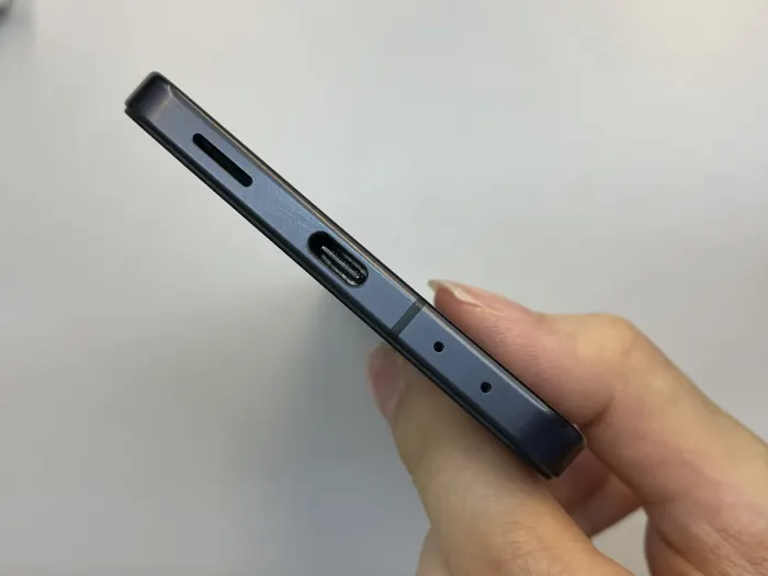 Samsung Galaxy Z Flip7 — photo 6 of 9