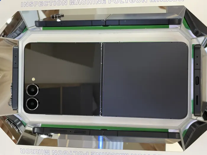 Samsung Galaxy Z Flip7 — photo 8 of 9