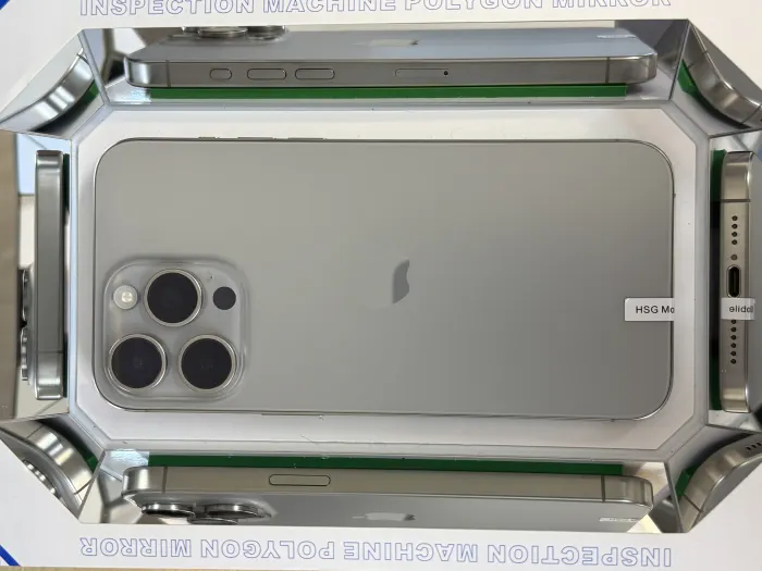 Apple iPhone 15 Pro Max — photo 9 of 10