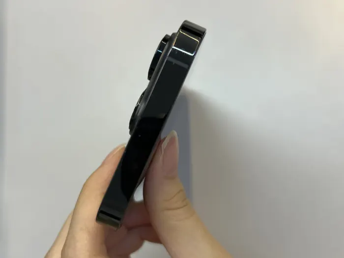 Apple iPhone 14 Pro — photo 3 of 10