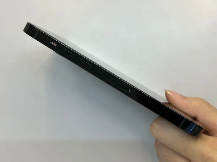 Apple iPhone 14 Pro — photo 6 of 10