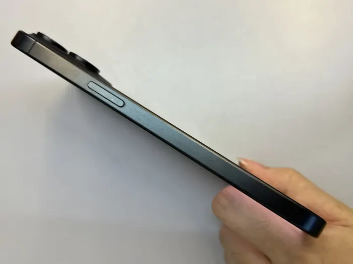 Apple iPhone 15 Pro Max — photo 3 of 10
