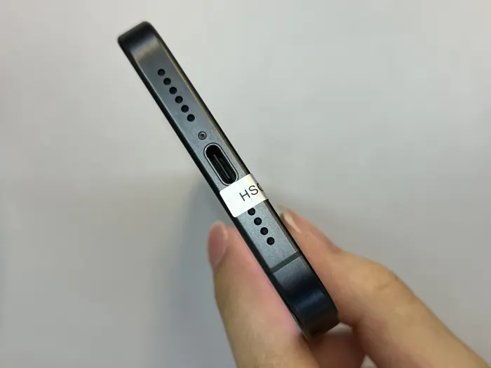Apple iPhone 15 Pro Max — photo 4 of 10
