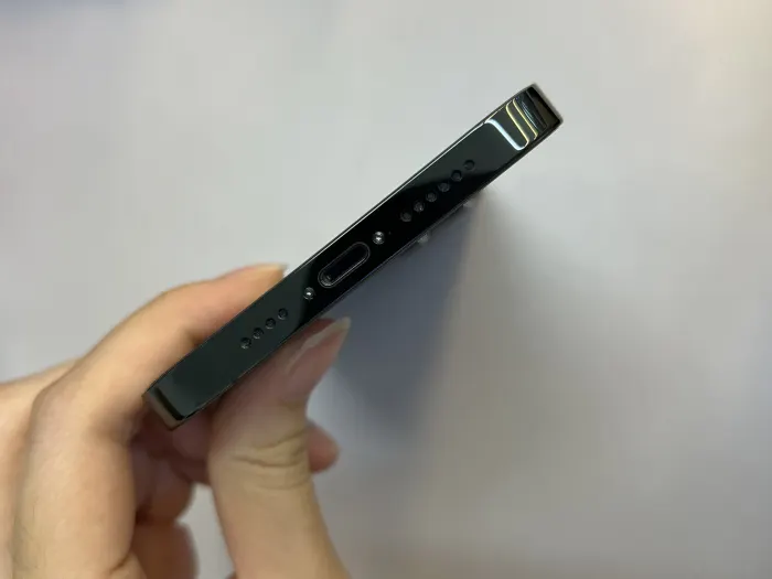Apple iPhone 13 Pro Max — photo 4 of 11
