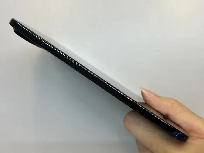 Apple iPhone Air — photo 2 of 10