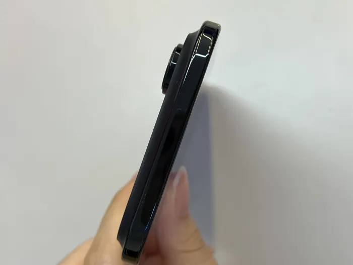 Apple iPhone Air — photo 5 of 10