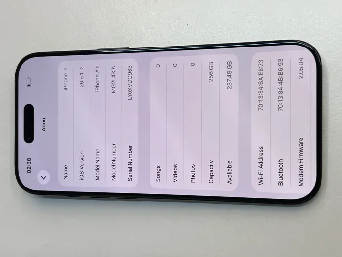 Apple iPhone Air — photo 7 of 10