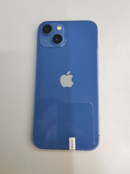 Apple iPhone 13 — photo 2 of 8