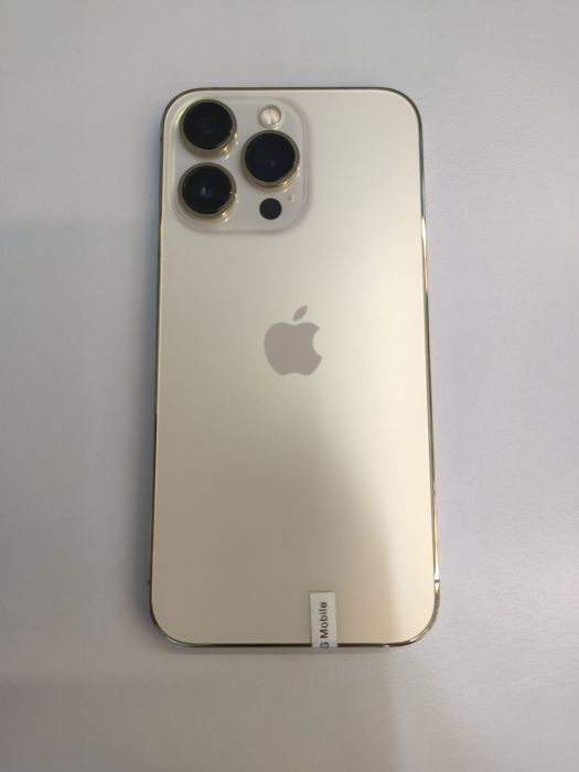 Apple iPhone 13 Pro — photo 2 of 10