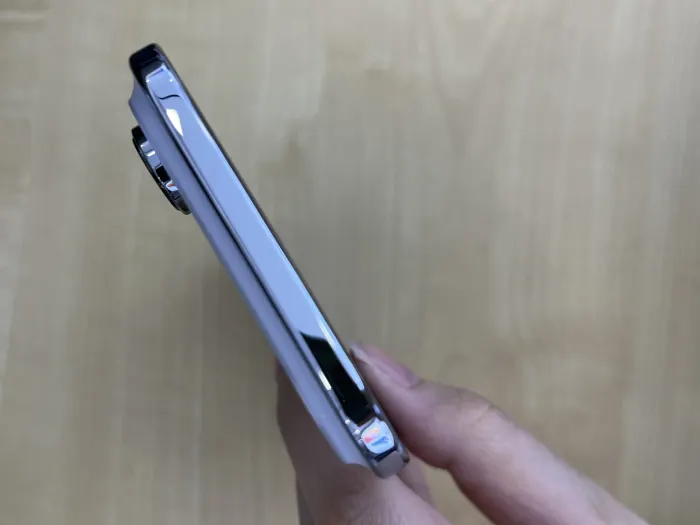 Apple iPhone Air — photo 1 of 10