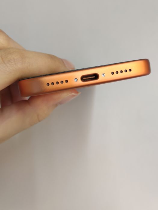 Apple iPhone 17 Pro — photo 5 of 8
