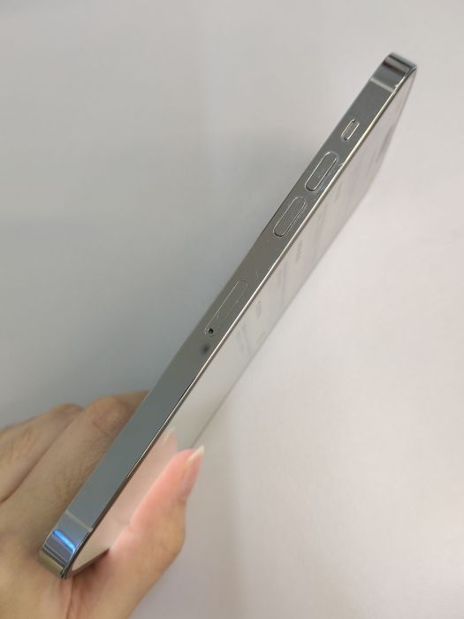 Apple iPhone 14 Pro Max — photo 3 of 8