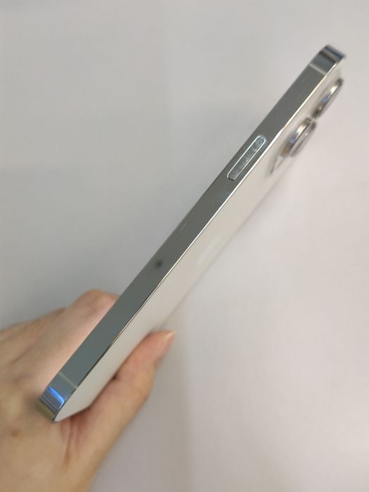 Apple iPhone 14 Pro Max — photo 4 of 8