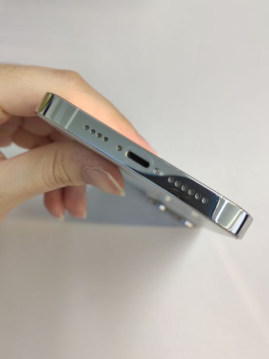 Apple iPhone 14 Pro Max — photo 5 of 8