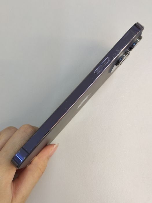 Apple iPhone 14 Pro Max — photo 4 of 10