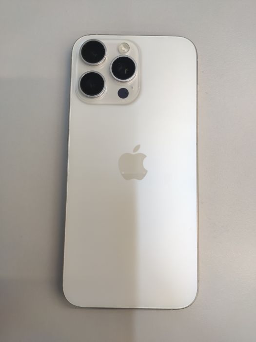 Apple iPhone 15 Pro Max — photo 4 of 10
