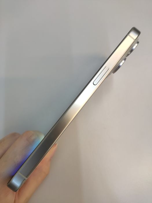 Apple iPhone 15 Pro Max — photo 6 of 10
