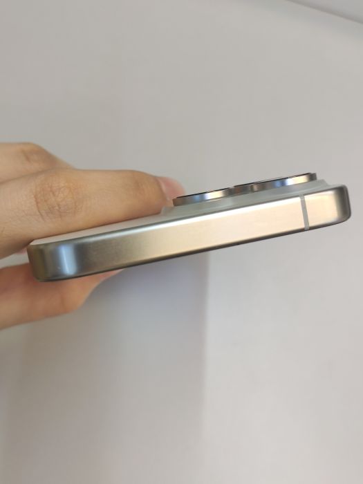Apple iPhone 15 Pro Max — photo 8 of 10