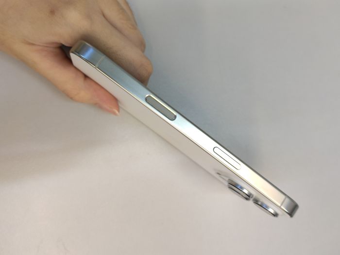 Apple iPhone 16 Pro — photo 4 of 8