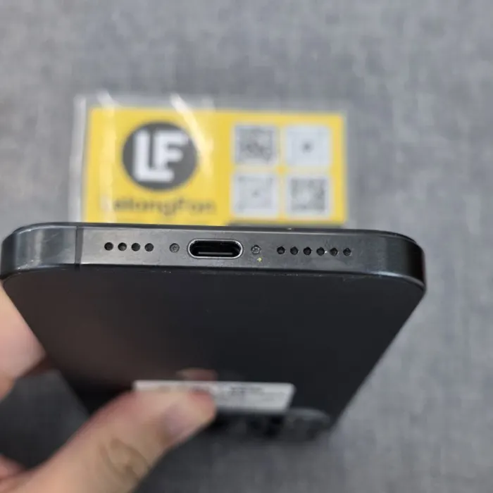 Apple iPhone 15 Pro Max — photo 7 of 8