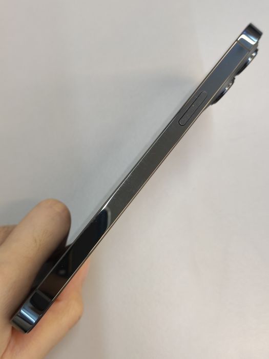 Apple iPhone 13 Pro Max — photo 6 of 10