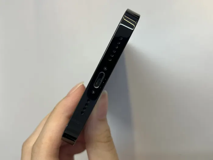Apple iPhone 14 Pro Max — photo 3 of 10