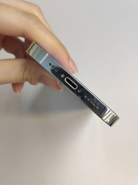 Apple iPhone 13 Pro — photo 5 of 8