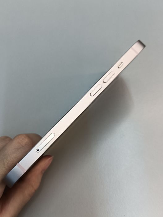 Apple iPhone 13 — photo 2 of 8