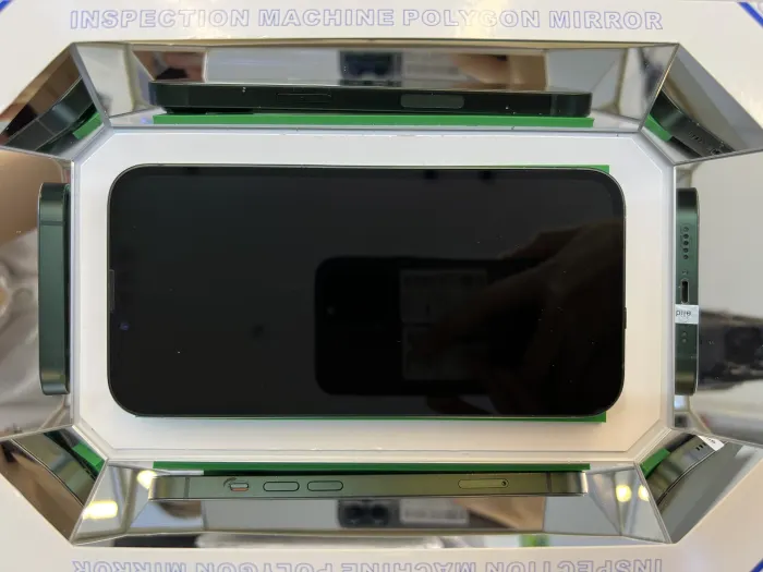 Apple iPhone 13 — photo 5 of 10