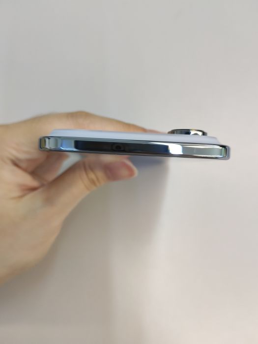 Apple iPhone Air — photo 6 of 8