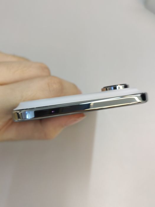 Apple iPhone Air — photo 5 of 10