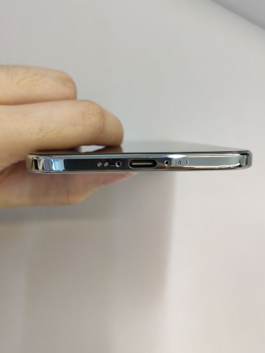 Apple iPhone Air — photo 6 of 10