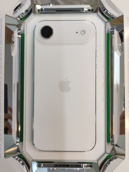 Apple iPhone Air — photo 10 of 10