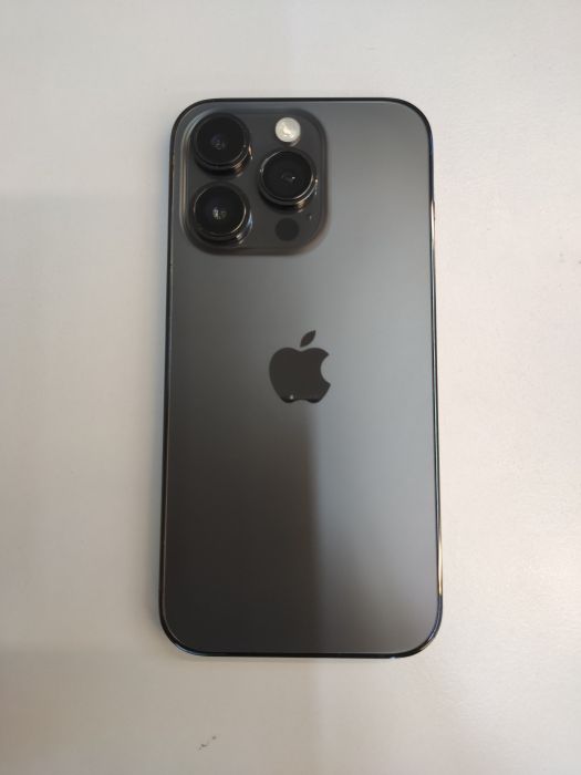 Apple iPhone 14 Pro — photo 2 of 9