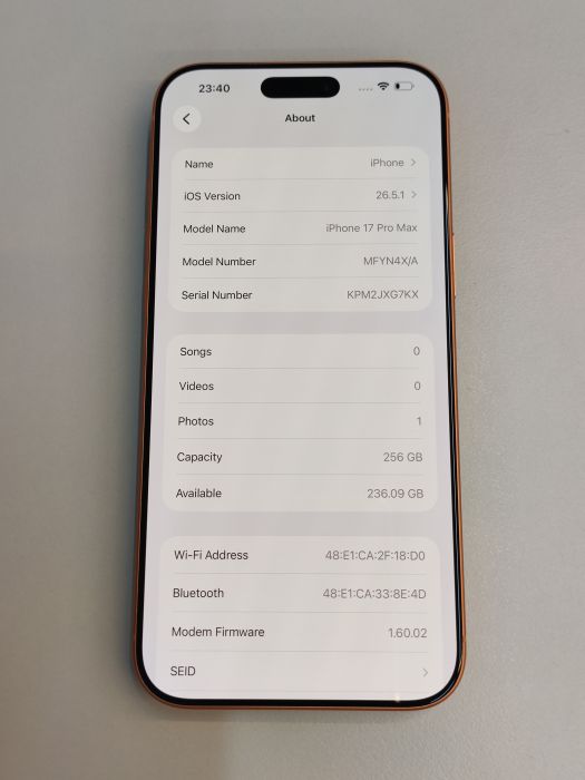 Apple iPhone 17 Pro Max — photo 2 of 10