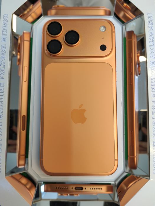 Apple iPhone 17 Pro Max — photo 9 of 10