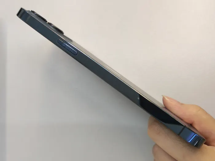 Apple iPhone 12 Pro Max — photo 8 of 10