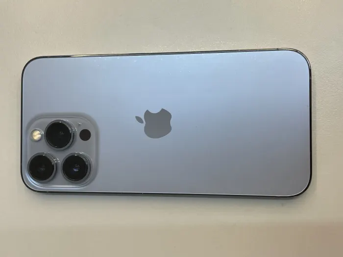 Apple iPhone 13 Pro — photo 5 of 10